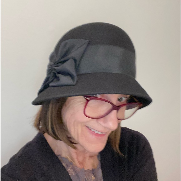Eric Javits NWOT Cloche Style Black Felt Hat - Picture 1 of 5
